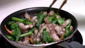 Read more about the article Bite-sized Pork Stir Fry with Slightly Spicy, Sweet and Sour Sauce – Thit Heo Xao Man Man, Ngot Ngot, Chua Chua, Cay Cay (Everyday Stir Fry)