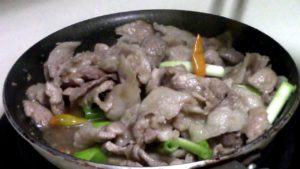 Read more about the article Slightly Spicy, Sweet and Sour Sliced Pork Stir Fry – Thit Heo Xat Lat Xao Chua Chua Ngot Ngot Cay Cay